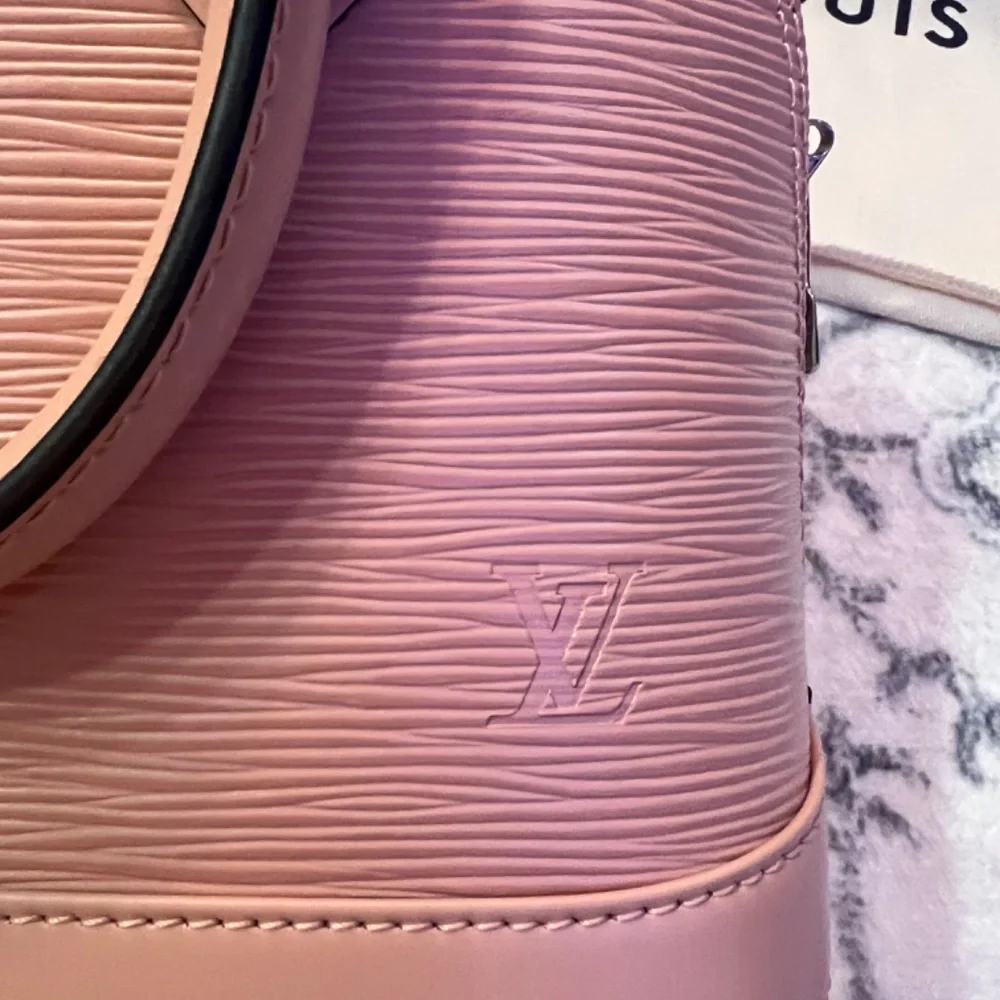 Louis Vuitton crossbody/shoulder purse in pink - Picture 6 of 9
